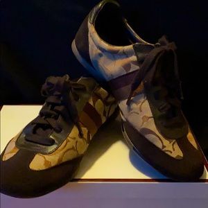 COACH khaki brown tan 9m